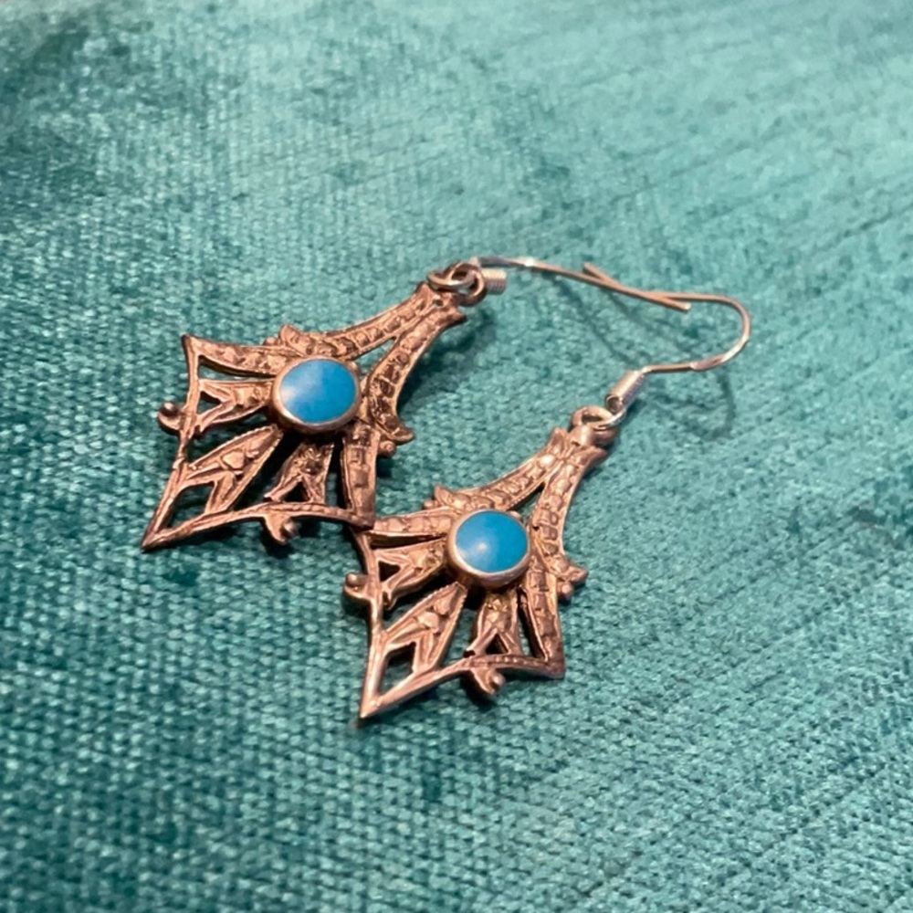 Gorgeous vintage drop earrings with blue enamel